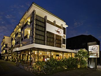 Bloo Bali Hotel - Tap to explore photos